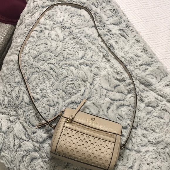 kate spade Handbags - 💕EUC Kate spade crossbody bag